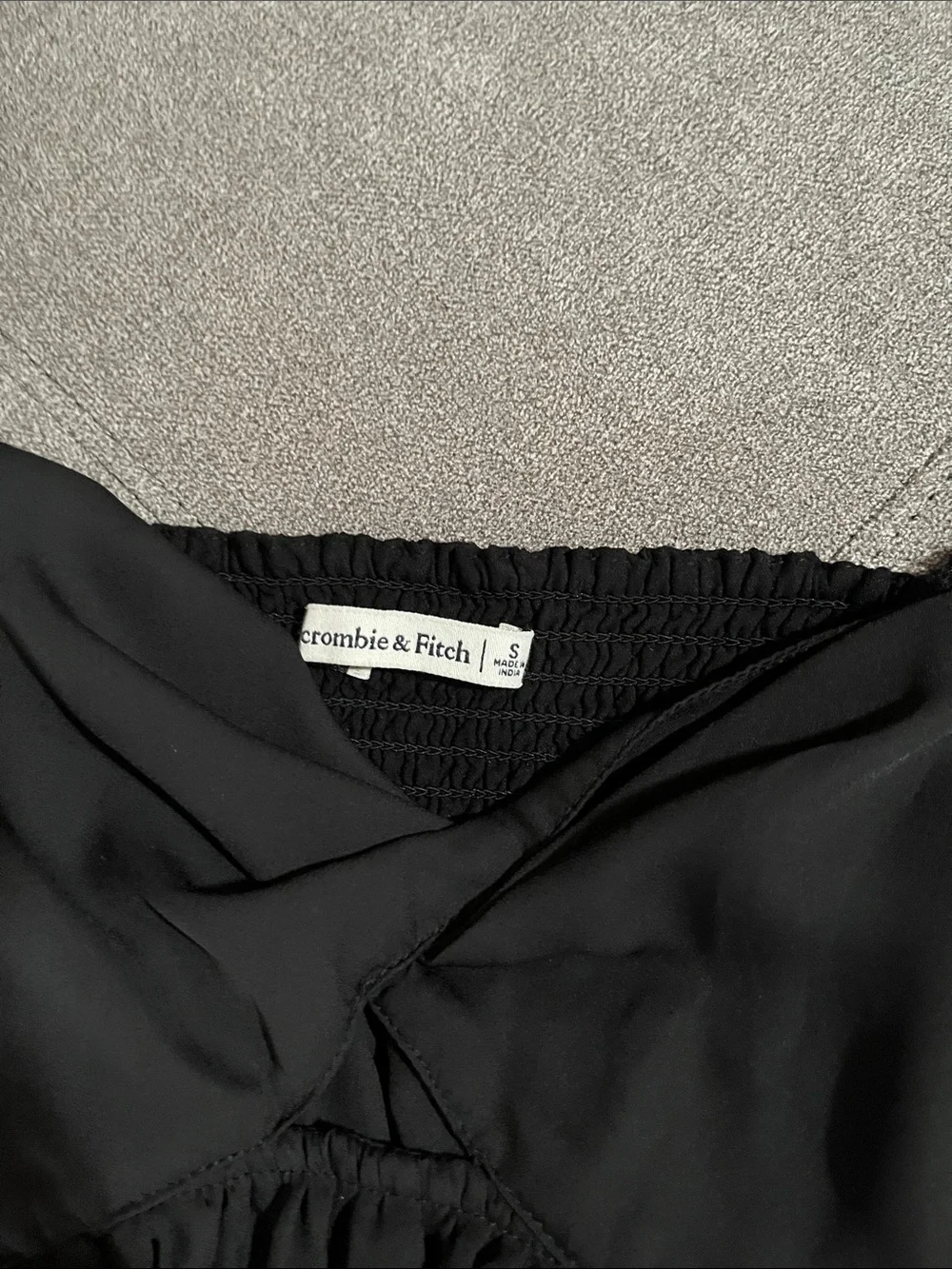 Abercrombie & Fitch Black V-Neck Empire Waist Puff Sleeve Top